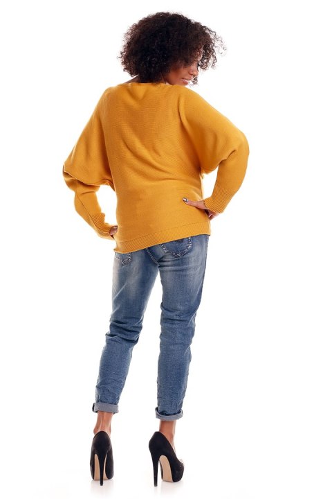 Sweter model 70003C Mustard - PeeKaBoo - uniwersalny Sweter model 70003C Mustard - PeeKaBoo - uniwersalny