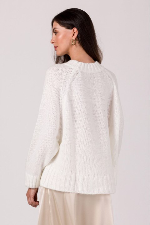 Sweter Damski Model BK105 White - BE Knit - uniwersalny Sweter Damski Model BK105 White - BE Knit - uniwersalny