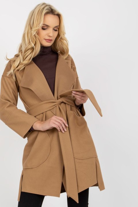 Płaszcz Damski Model TW-PL-BE-M125.21 Camel - Och Bella - M Płaszcz Damski Model TW-PL-BE-M125.21 Camel - Och Bella - M