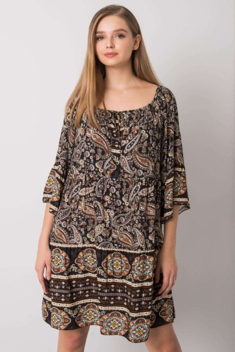 Sukienka Model TW-SK-BI-H3004.37X Black/Beige - Och Bella - uniwersalny Sukienka Model TW-SK-BI-H3004.37X Black/Beige - Och Bella - uniwersalny