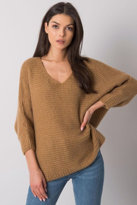 Sweter Damski Model TW-SW-BI-J1001.06 Camel - Och Bella - uniwersalny Sweter Damski Model TW-SW-BI-J1001.06 Camel - Och Bella - uniwersalny