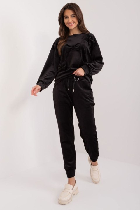 Spodnie Komplet Model DHJ-KMPL-8850.68 Black - Italy Moda - uniwersalny Spodnie Komplet Model DHJ-KMPL-8850.68 Black - Italy Moda - uniwersalny