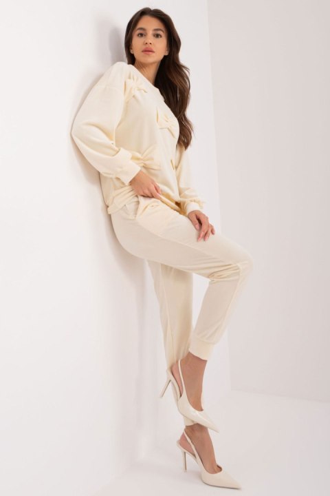 Spodnie Komplet Model DHJ-KMPL-8850.68 Ecru - Italy Moda - uniwersalny Spodnie Komplet Model DHJ-KMPL-8850.68 Ecru - Italy Moda - uniwersalny