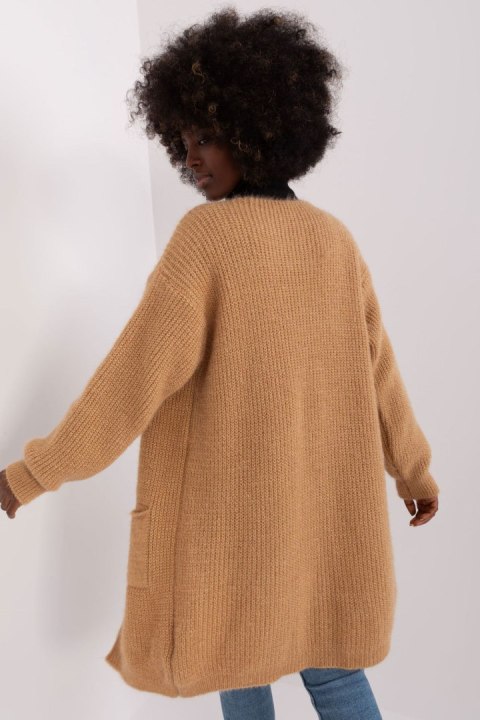 Sweter Kardigan Model DHJ-SW-1009.09P Camel - Italy Moda - uniwersalny Sweter Kardigan Model DHJ-SW-1009.09P Camel - Italy Moda - uniwersalny