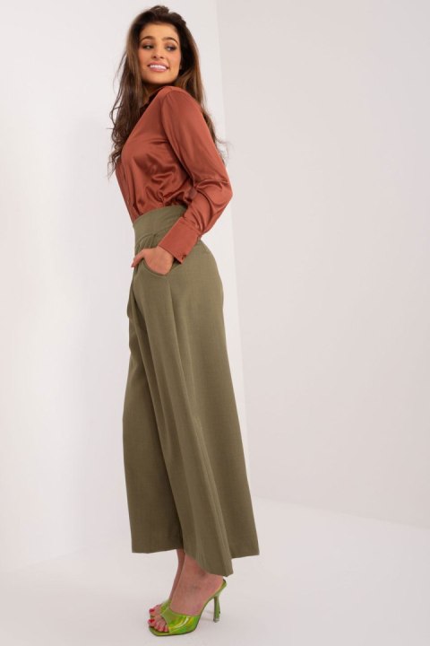 Spodnie Damskie Model DHJ-SP-7723.09 Khaki - Italy Moda - L Spodnie Damskie Model DHJ-SP-7723.09 Khaki - Italy Moda - L