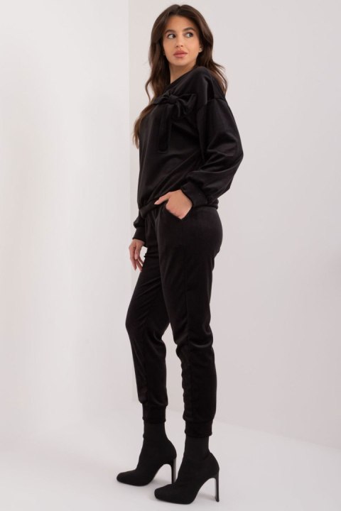 Spodnie Komplet Model DHJ-KMPL-8870.59 Black - Italy Moda - uniwersalny Spodnie Komplet Model DHJ-KMPL-8870.59 Black - Italy Moda - uniwersalny