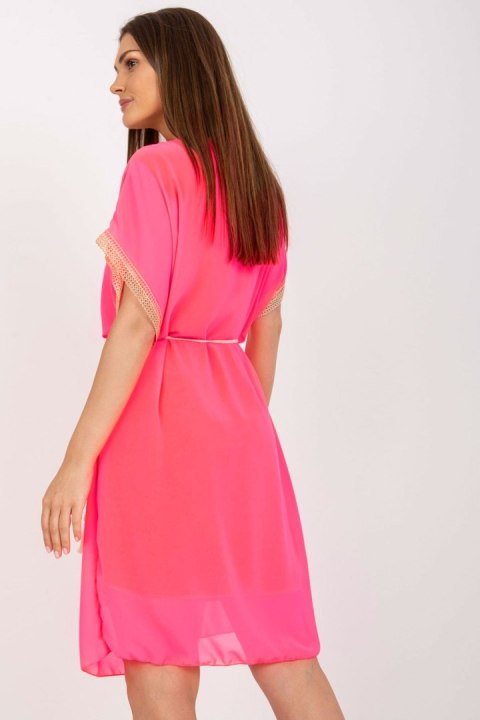 Sukienka Model DHJ-SK-1508.12 Fluo Pink - Italy Moda - uniwersalny Sukienka Model DHJ-SK-1508.12 Fluo Pink - Italy Moda - uniwersalny