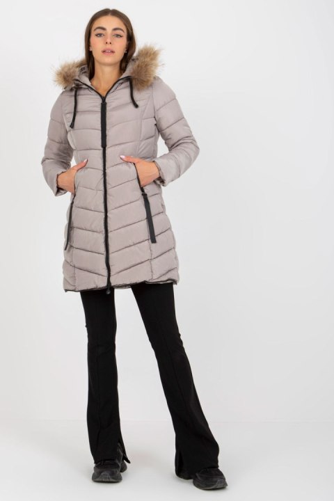 Kurtka Damska Model NM-KR-P22-6678-1.18P Dark Beige - NM - XXL Kurtka Damska Model NM-KR-P22-6678-1.18P Dark Beige - NM - XXL