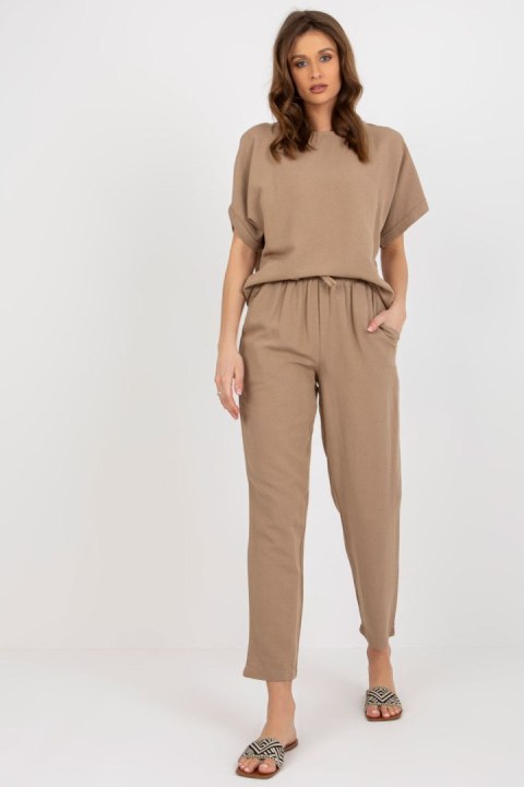 Spodnie Komplet Model WN-KMPL-VE41/42.68P Dark Beige - Rue Paris - S