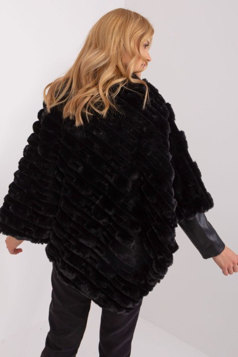 Sweter Ponczo Model AT-PN-2347.16 Black - AT - uniwersalny Sweter Ponczo Model AT-PN-2347.16 Black - AT - uniwersalny