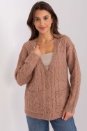 Sweter Damski Model AT-SW-2358.31 Light Brown - AT - uniwersalny Sweter Damski Model AT-SW-2358.31 Light Brown - AT - uniwersalny