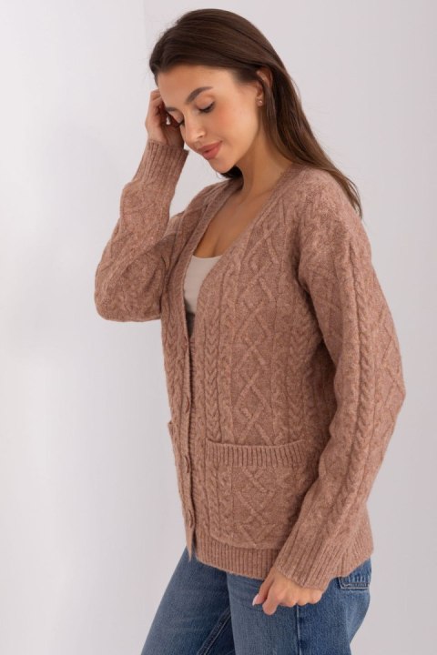 Sweter Damski Model AT-SW-2358.31 Light Brown - AT - uniwersalny Sweter Damski Model AT-SW-2358.31 Light Brown - AT - uniwersalny