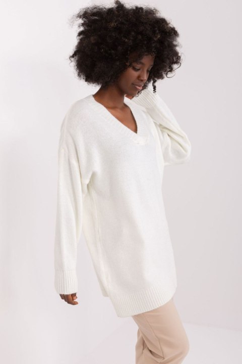 Sweter Damski Model BA-SW-0577.36X Ecru - Badu - uniwersalny Sweter Damski Model BA-SW-0577.36X Ecru - Badu - uniwersalny