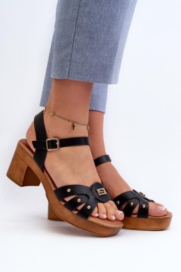Sandały Model Assames 24SD98-6758 Black - Step in style - 39