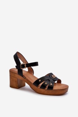 Sandały Model Assames 24SD98-6758 Black - Step in style - 39