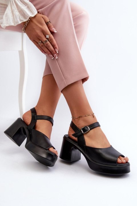 Sandały Model Vinceza 66627 Black - Step in style - 37 Sandały Model Vinceza 66627 Black - Step in style - 37