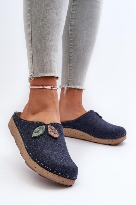 Kapcie Model Inblu ED000013 Navy - Step in style - 39 Kapcie Model Inblu ED000013 Navy - Step in style - 39