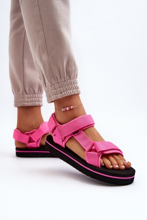 Sandały Model Lee Cooper LCW-24-05-2750L Fuksja - Step in style - 38 Sandały Model Lee Cooper LCW-24-05-2750L Fuksja - Step in style - 38