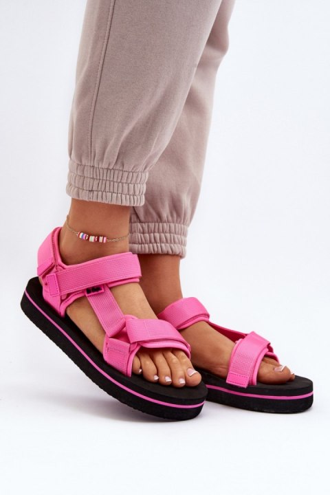 Sandały Model Lee Cooper LCW-24-05-2750L Fuksja - Step in style - 38 Sandały Model Lee Cooper LCW-24-05-2750L Fuksja - Step in style - 38