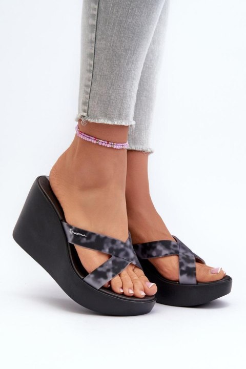 Sandał Klapki Model 83520 Ipanema High Fashion Slide Fem Black - Step in style - 38 Sandał Klapki Model 83520 Ipanema High Fashion Slide Fem Black - Step in style - 38