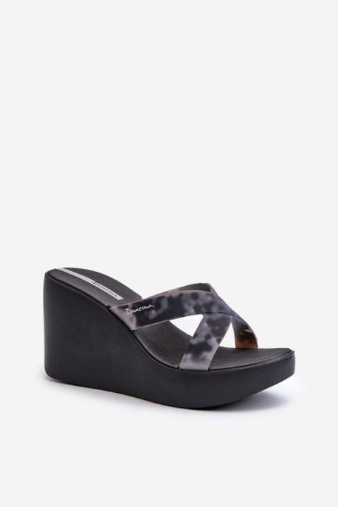 Sandał Klapki Model 83520 Ipanema High Fashion Slide Fem Black - Step in style - 38 Sandał Klapki Model 83520 Ipanema High Fashion Slide Fem Black - Step in style - 38