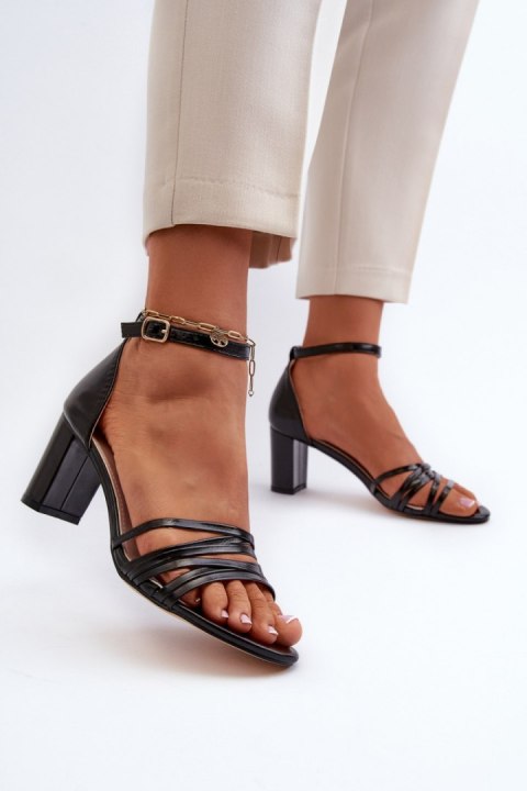 Sandały Model Enitia 24SD98-6768 Black - Step in style - 38 Sandały Model Enitia 24SD98-6768 Black - Step in style - 38