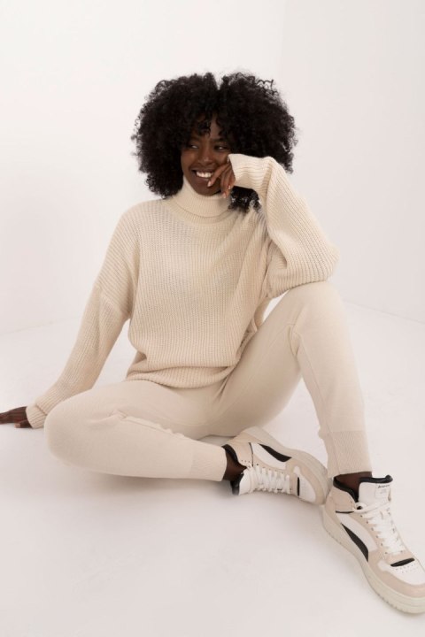 Spodnie Komplet Model BA-KMPL-140669.31 Light Beige - Badu - uniwersalny Spodnie Komplet Model BA-KMPL-140669.31 Light Beige - Badu - uniwersalny