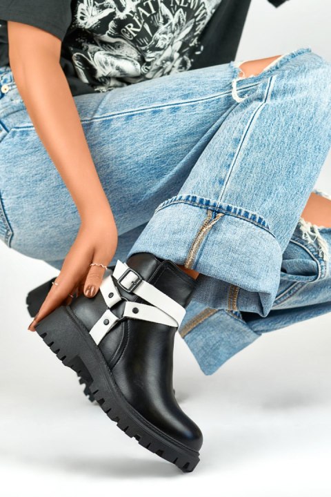 Botki Model Aline 250043BW-PU Black/White - PRIMO - 37 Botki Model Aline 250043BW-PU Black/White - PRIMO - 37