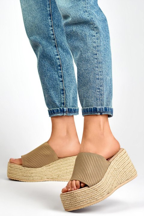 Sandał Klapki Model 7237KH Beige - PRIMO - 38 Sandał Klapki Model 7237KH Beige - PRIMO - 38