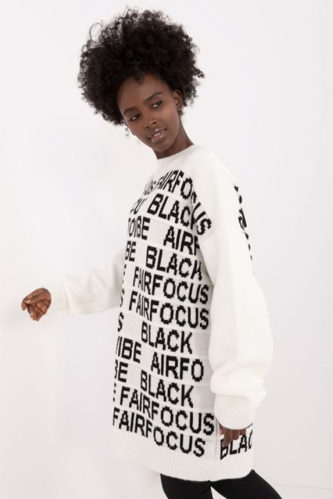 Sweter Damski Model BA-SW-0546.07 White - Badu - uniwersalny Sweter Damski Model BA-SW-0546.07 White - Badu - uniwersalny