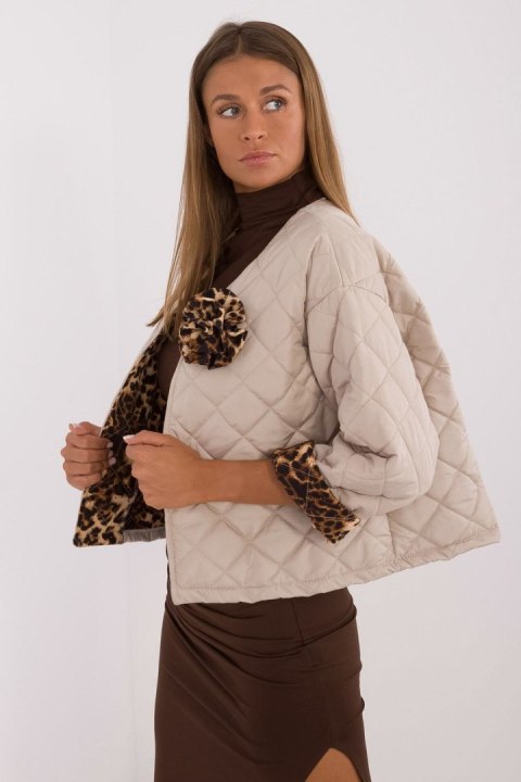 Kurtka Damska Model DHJ-KR-A8357.50 Beige - Italy Moda - uniwersalny Kurtka Damska Model DHJ-KR-A8357.50 Beige - Italy Moda - uniwersalny