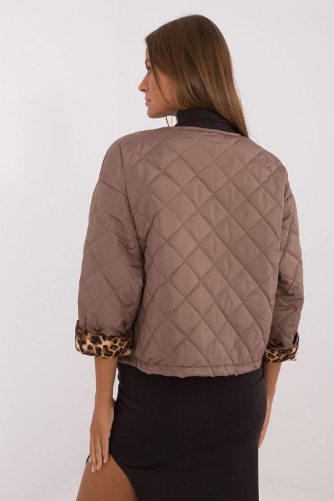 Kurtka Damska Model DHJ-KR-A8357.50 Dark Beige - Italy Moda - uniwersalny Kurtka Damska Model DHJ-KR-A8357.50 Dark Beige - Italy Moda - uniwersalny