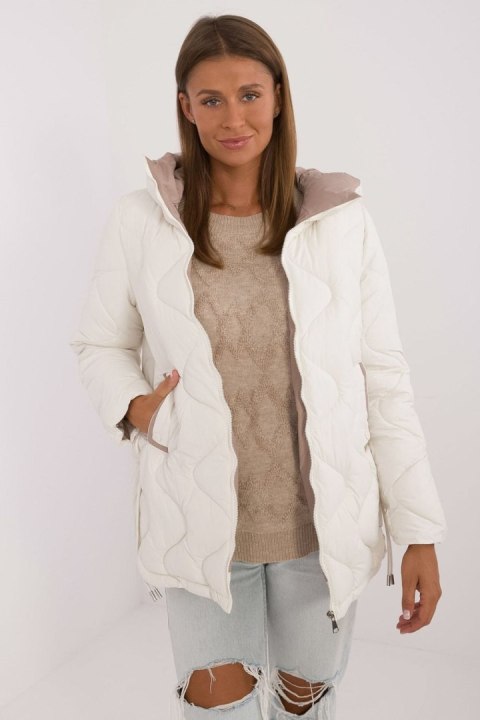 Kurtka Damska Model MBM-KR-2319.37 Ecru - MBM - XXL Kurtka Damska Model MBM-KR-2319.37 Ecru - MBM - XXL