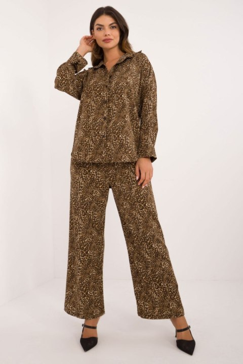 Spodnie Komplet Model DHJ-KMPL-19588-4.77 Dark Beige - Italy Moda - uniwersalny Spodnie Komplet Model DHJ-KMPL-19588-4.77 Dark Beige - Italy Moda - uniwersalny