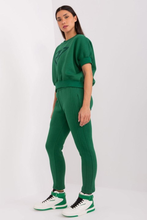 Spodnie Komplet Model EM-KMPL-786.06 Dark Green - Factory Price - uniwersalny Spodnie Komplet Model EM-KMPL-786.06 Dark Green - Factory Price - uniwersalny