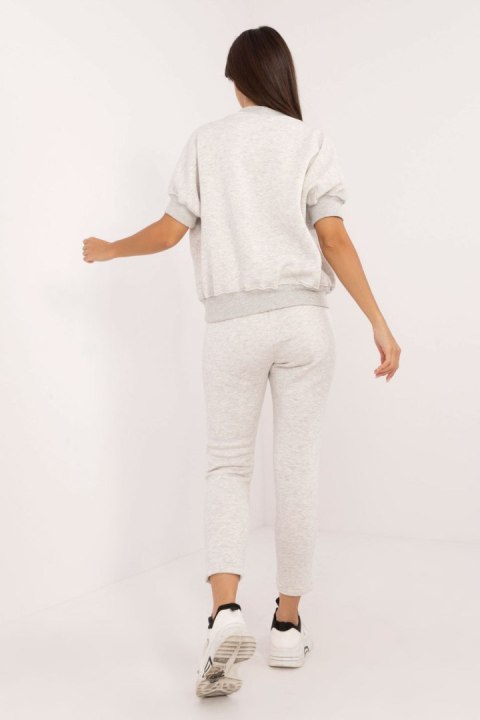 Spodnie Komplet Model EM-KMPL-786.30 Light Grey - Factory Price - uniwersalny Spodnie Komplet Model EM-KMPL-786.30 Light Grey - Factory Price - uniwersalny