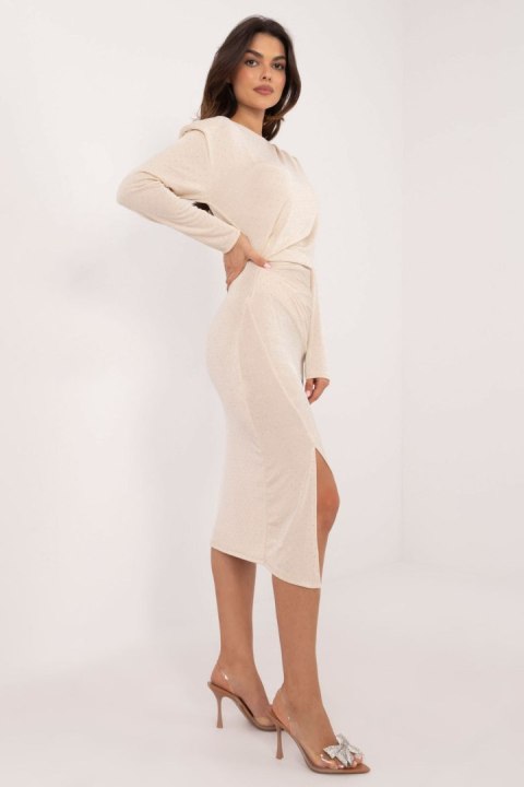 Sukienka Model DHJ-SK-18206.67 Light Beige - Italy Moda - uniwersalny Sukienka Model DHJ-SK-18206.67 Light Beige - Italy Moda - uniwersalny