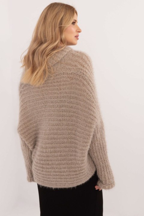 Sweter Damski Model TW-SW-BI-25002.88P Beige - Och Bella - uniwersalny Sweter Damski Model TW-SW-BI-25002.88P Beige - Och Bella - uniwersalny