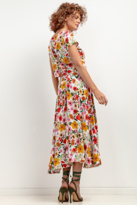 Bluzka Model T408 Kwiaty na białym tle - Tessita - XXL Bluzka Model T408 Kwiaty na białym tle - Tessita - XXL