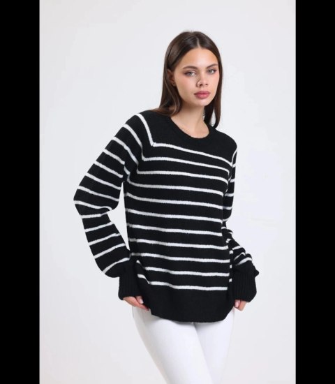 Ciepły damski sweter modny w paski ANNA (Czarny) Ciepły damski sweter modny w paski ANNA (Czarny)