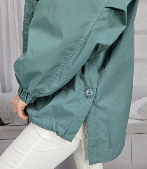 Krótka przeciwdeszczowa kurtka przejściowa oversize ELENA (Zielony) Krótka przeciwdeszczowa kurtka przejściowa oversize ELENA (Zielony)