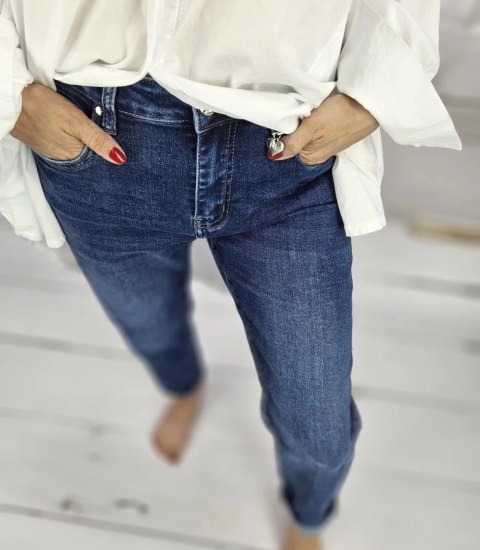 Spodnie jeansowe Jeansy mom fit blue LAURA Spodnie jeansowe Jeansy mom fit blue LAURA