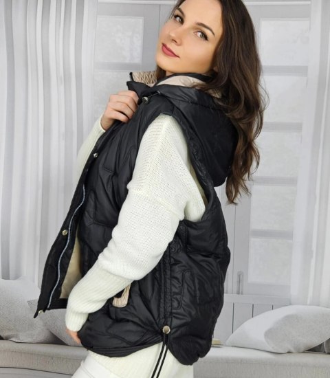 Krótki damski bezrękawnik kamizelka PLUS SIZE STELLA (Czarny) Krótki damski bezrękawnik kamizelka PLUS SIZE STELLA (Czarny)