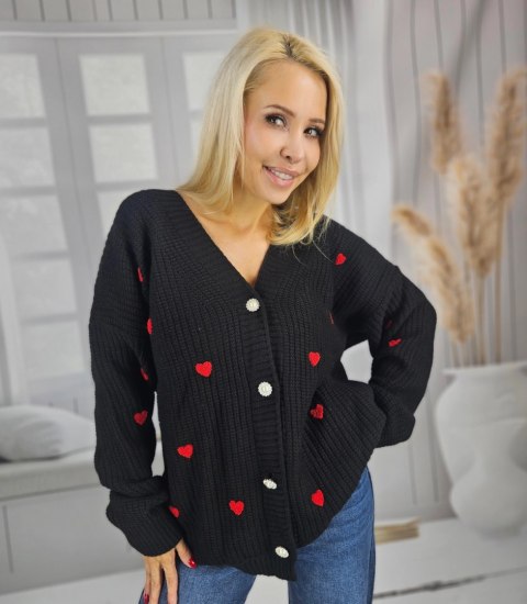 Ciepły i przytulny sweter damski w serca serduszka jesień SUMMER (Czarny)