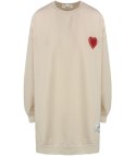 Długa bluza sukienka oversize z naszywką sercem MARTA (Beżowy) Długa bluza sukienka oversize z naszywką sercem MARTA (Beżowy)