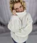 Ciepły sweter golf damski oversize gruby splot miły miękki LAPONIA (Biały) Ciepły sweter golf damski oversize gruby splot miły miękki LAPONIA (Biały)
