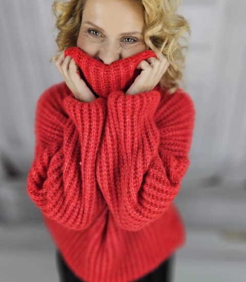 Ciepły sweter golf damski oversize gruby splot miły miękki LAPONIA (Czerwony) Ciepły sweter golf damski oversize gruby splot miły miękki LAPONIA (Czerwony)