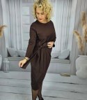 Elegancka ołowkowa sukienka midi z szarfą w pasie PAMELA (Brązowy) Elegancka ołowkowa sukienka midi z szarfą w pasie PAMELA (Brązowy)