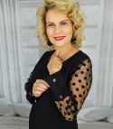 Elegancka sukienka midi z tiulowymi rękawami w groszki SAMANTHA (Czarny) Elegancka sukienka midi z tiulowymi rękawami w groszki SAMANTHA (Czarny)