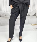 Eleganckie luźne spodnie kopertowe z wiązaniem w pasie CLARA (Czarny) Eleganckie luźne spodnie kopertowe z wiązaniem w pasie CLARA (Czarny)